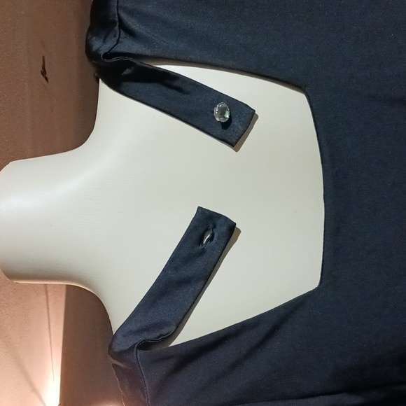 Candies Silky Black Open Back Ruffled Short Sleeve Blouse Sz M - Picture 14 of 16